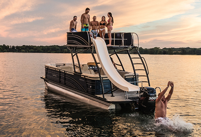 5 Reasons Why Pontoon Boats are Perfect for Family Getaways