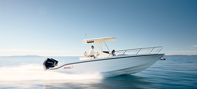 A Boston Whaler 280 Dauntless gliding across the water