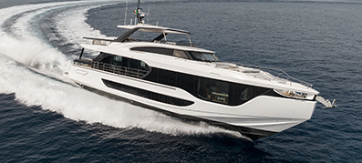 The Azimut Grande 26M on the water 